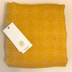 Tory Burch Logo Jacquard Traveler scarf